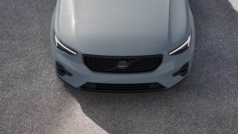 Volvo XC40 2.0 B4P Plus Pro Black Edition 5dr Auto Petrol Estate